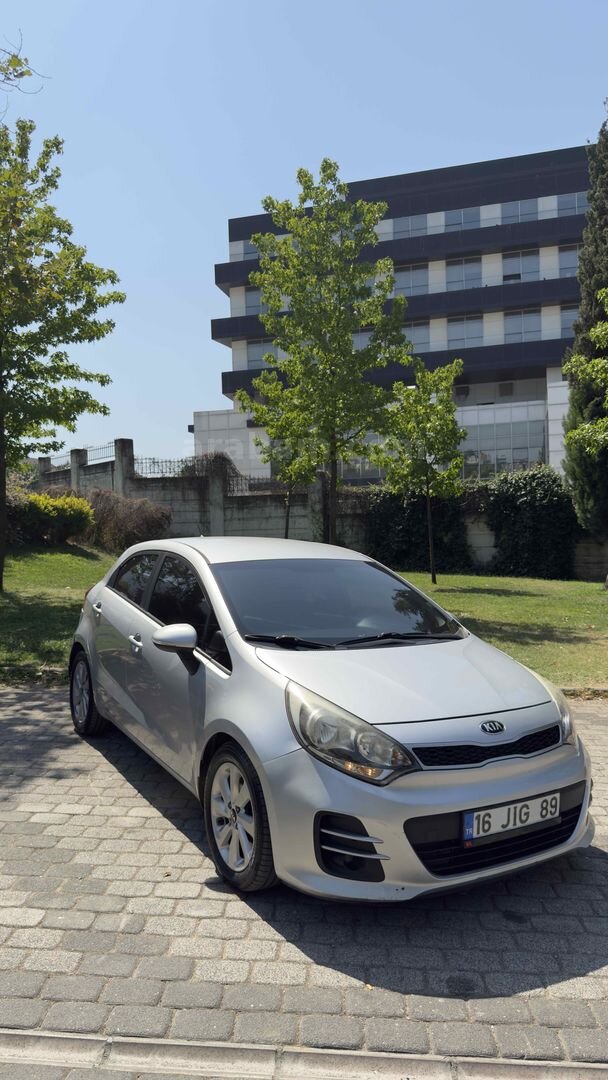 Sahibinden Kia Rio 1.4 CRDi Concept 2016 Model Bursa 116.548 km Gri (Gümüş) 3
