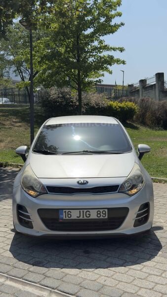 Sahibinden Kia Rio 1.4 CRDi Concept 2016 Model Bursa 116.548 km Gri (Gümüş)