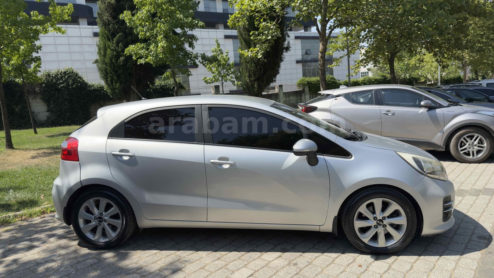 Sahibinden Kia Rio 1.4 CRDi Concept 2016 Model Bursa 116.548 km Gri (Gümüş) 4