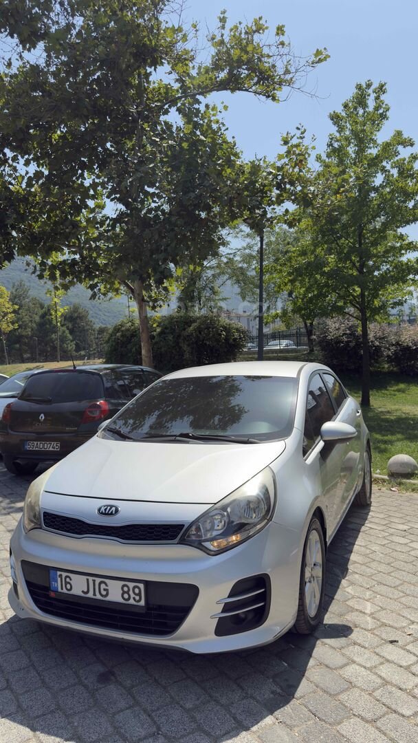 Sahibinden Kia Rio 1.4 CRDi Concept 2016 Model Bursa 116.548 km Gri (Gümüş) 2