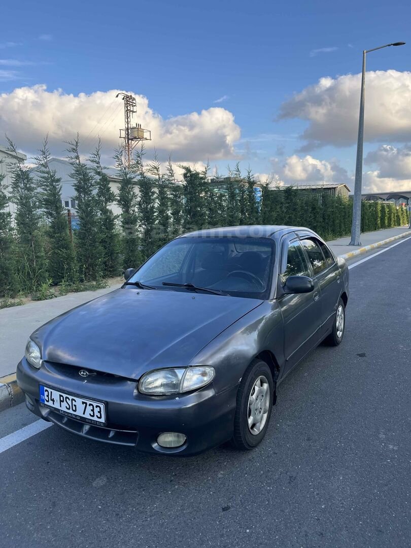 Sahibinden Hyundai Accent 1.5 GLS 1999 Model İstanbul 313.000 km Füme 3
