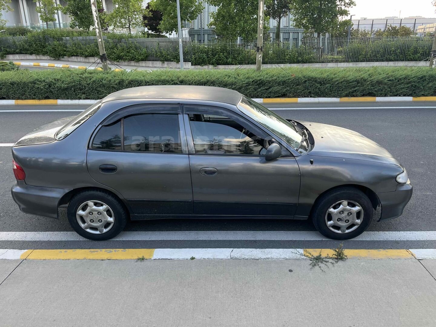 Sahibinden Hyundai Accent 1.5 GLS 1999 Model İstanbul 313.000 km Füme 7