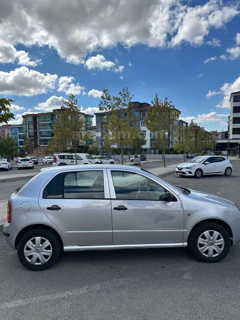 Sahibinden Skoda Fabia 1.2 Classic 2004 Model Manisa 380.000 km Gri (Gümüş) 3