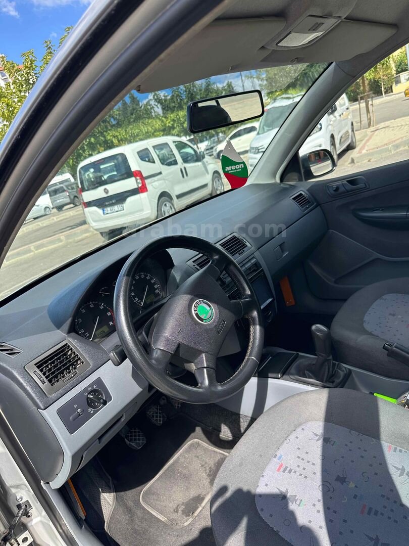 Sahibinden Skoda Fabia 1.2 Classic 2004 Model Manisa 380.000 km Gri (Gümüş) 7