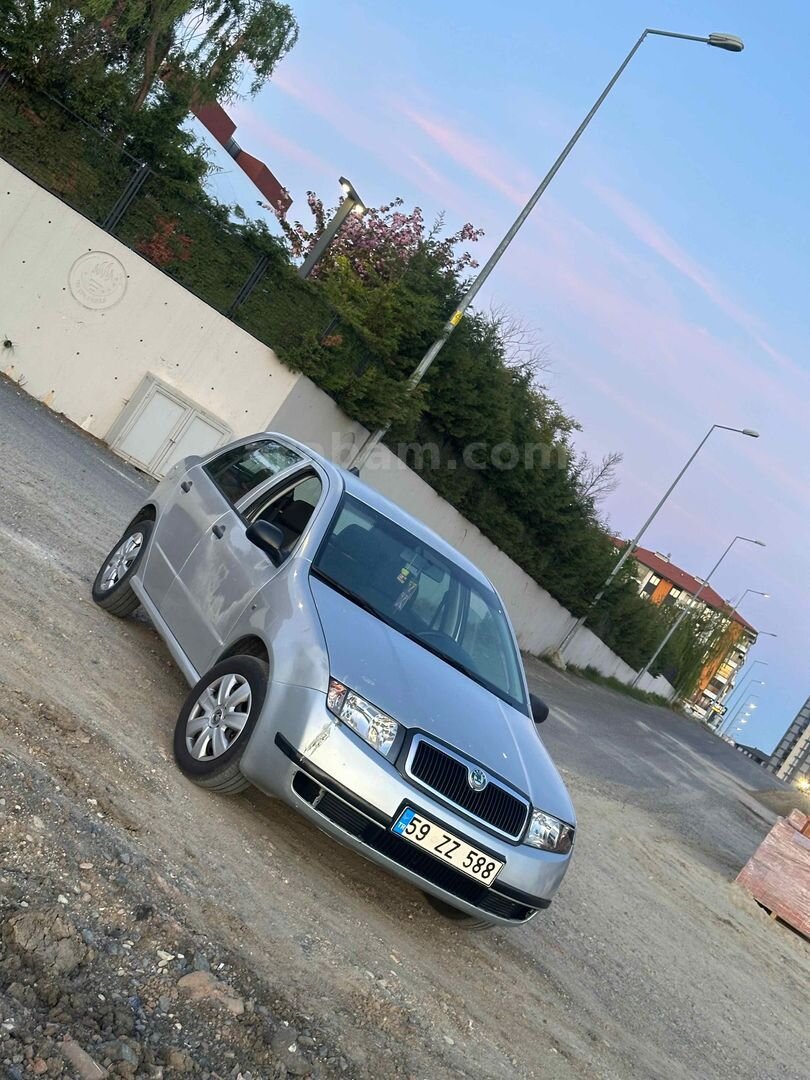 Sahibinden Skoda Fabia 1.2 Classic 2004 Model Manisa 380.000 km Gri (Gümüş) 1