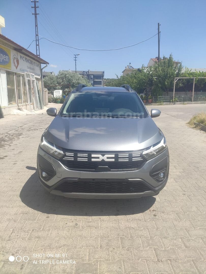 Sahibinden Dacia Sandero 1.0 TCe Extreme 2025 Model Nevşehir 24.000 km Gri (metalik) 3