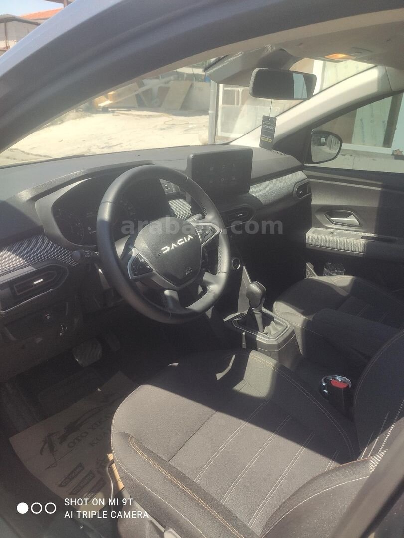 Sahibinden Dacia Sandero 1.0 TCe Extreme 2025 Model Nevşehir 24.000 km Gri (metalik) 5