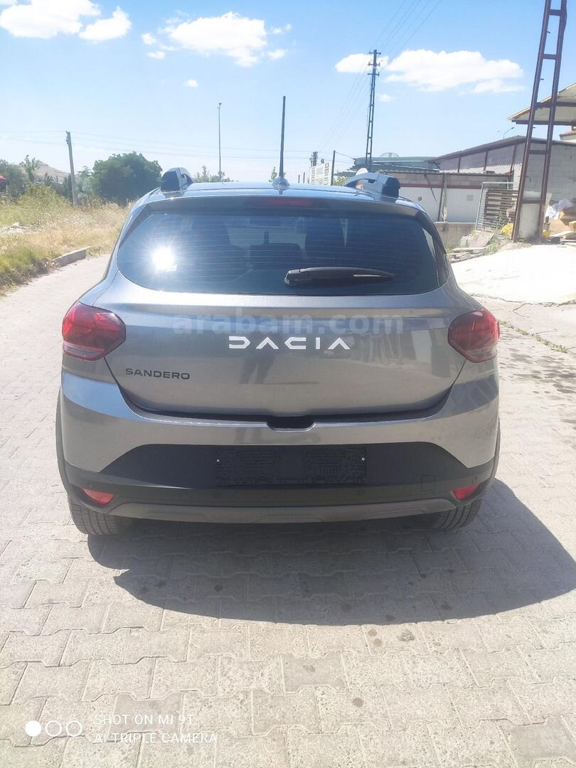 Sahibinden Dacia Sandero 1.0 TCe Extreme 2025 Model Nevşehir 24.000 km Gri (metalik) 2