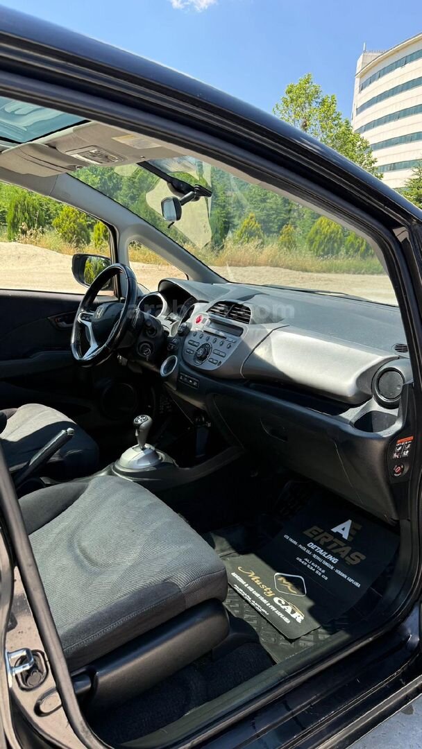 Sahibinden Honda Jazz 1.4 Fun 2011 Model Kütahya 140.900 km Siyah 2