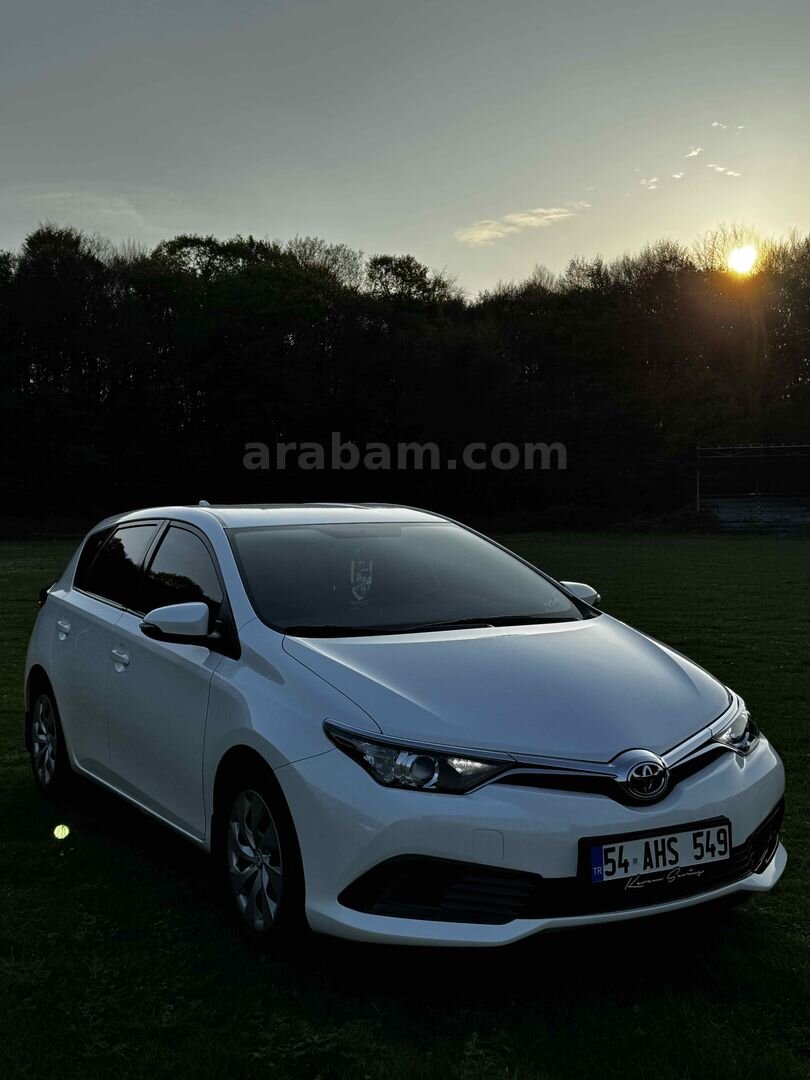 Sahibinden Toyota Auris 1.33 Life 2015 Model Sakarya 43.000 km Beyaz 7