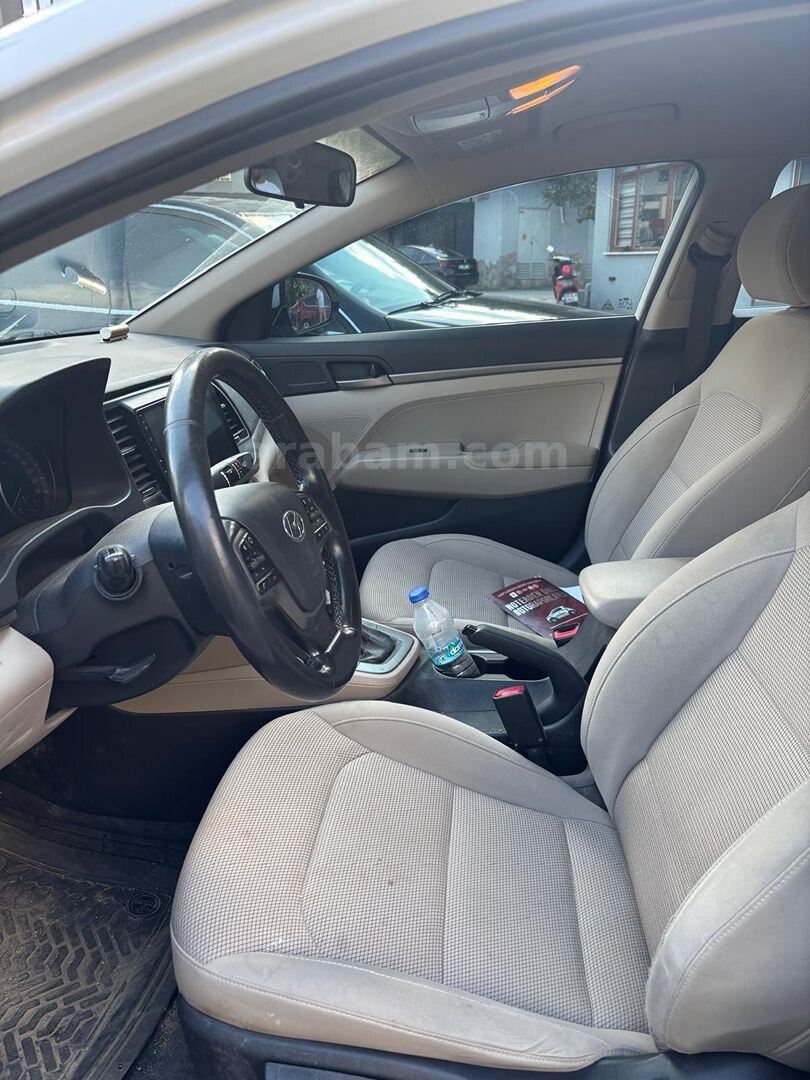 Galeriden Hyundai Elantra 1.6 CRDi Elite 2018 Model Samsun 272.000 km Beyaz 6