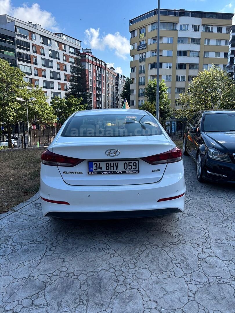 Galeriden Hyundai Elantra 1.6 CRDi Elite 2018 Model Samsun 272.000 km Beyaz 4