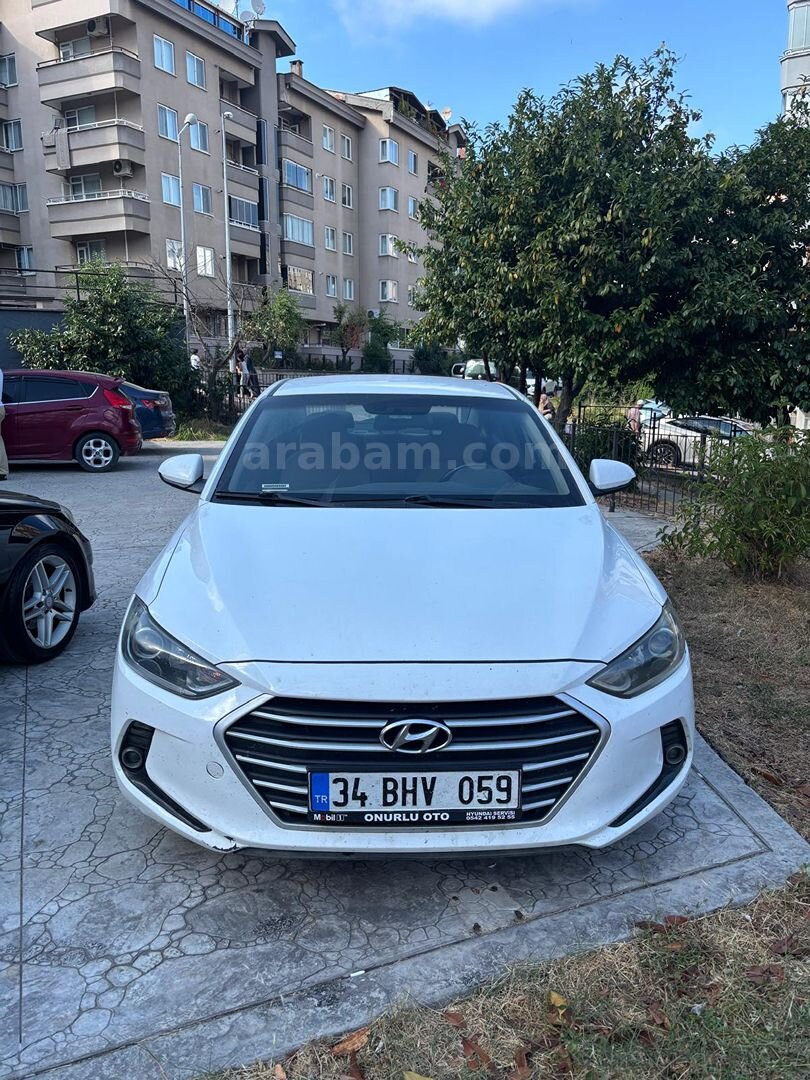 Galeriden Hyundai Elantra 1.6 CRDi Elite 2018 Model Samsun 272.000 km Beyaz 2