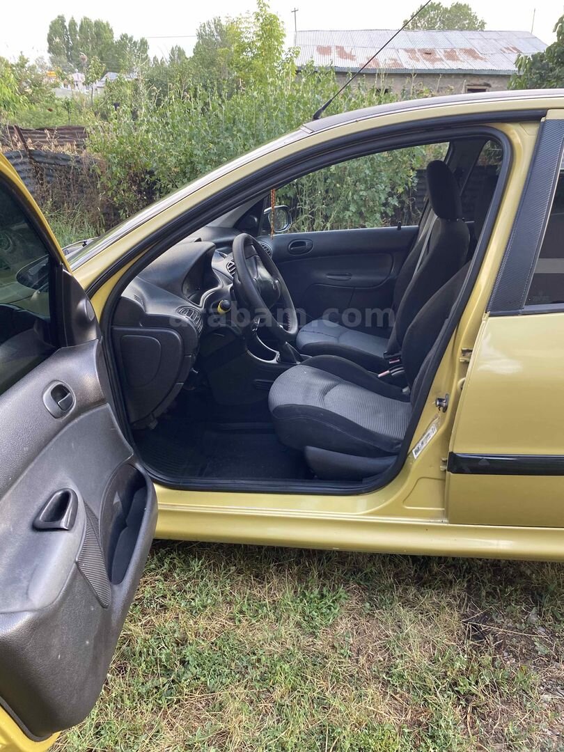 Sahibinden Peugeot 206 1.4 HDi X-line 2004 Model Erzurum 375.000 km Sarı 5