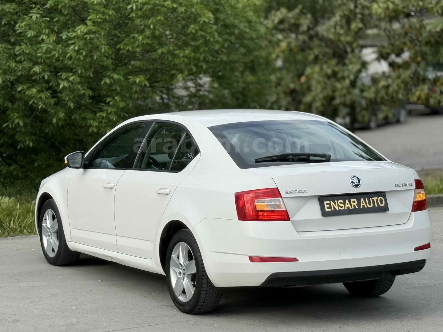 Galeriden Skoda Octavia 1.6 TDI Optimal 2015 Model İstanbul 186.000 km Beyaz 7