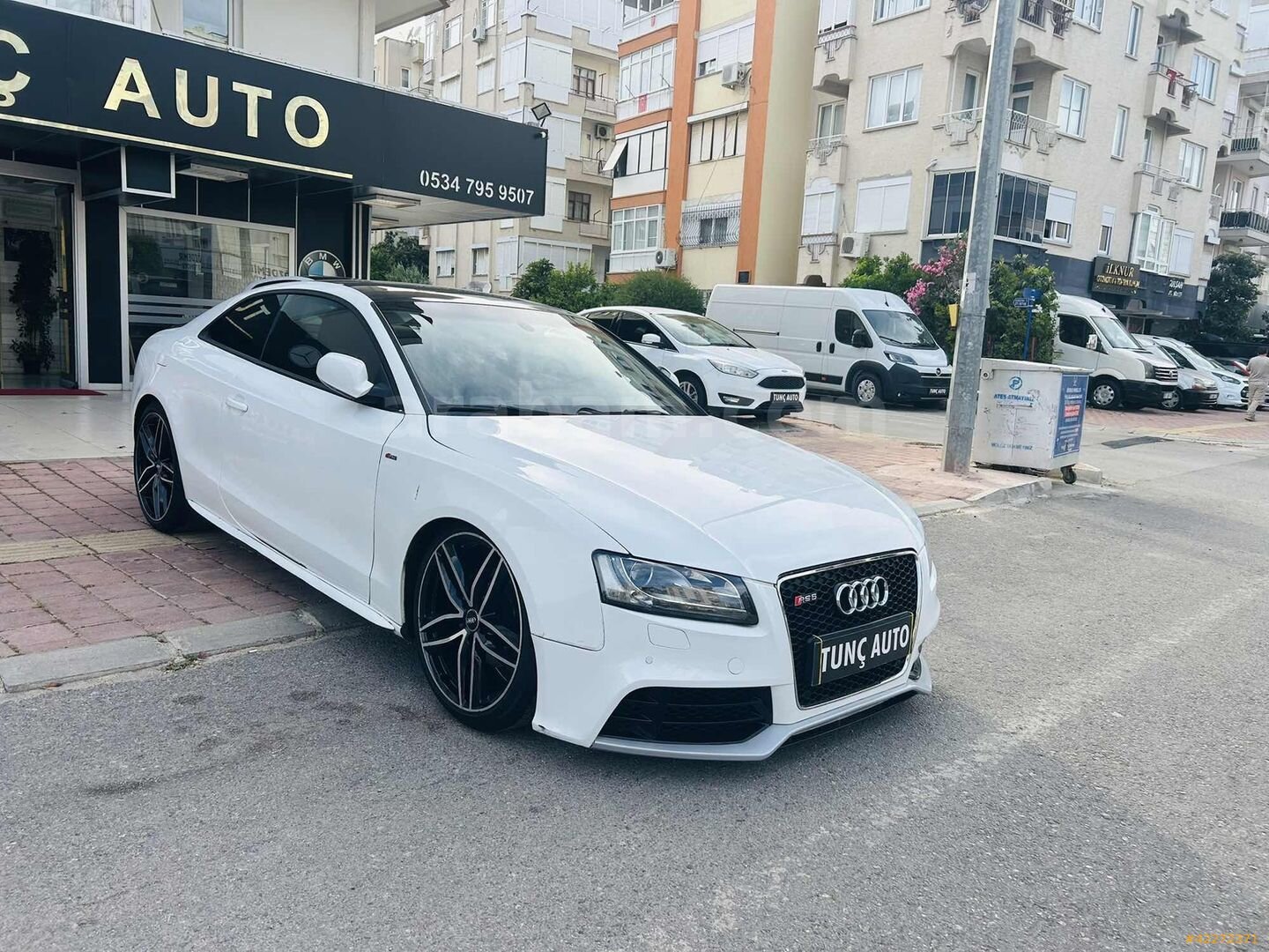 Galeriden Audi A5 Coupe 1.8 TFSI 2011 Model Antalya 211.000 km Beyaz 4
