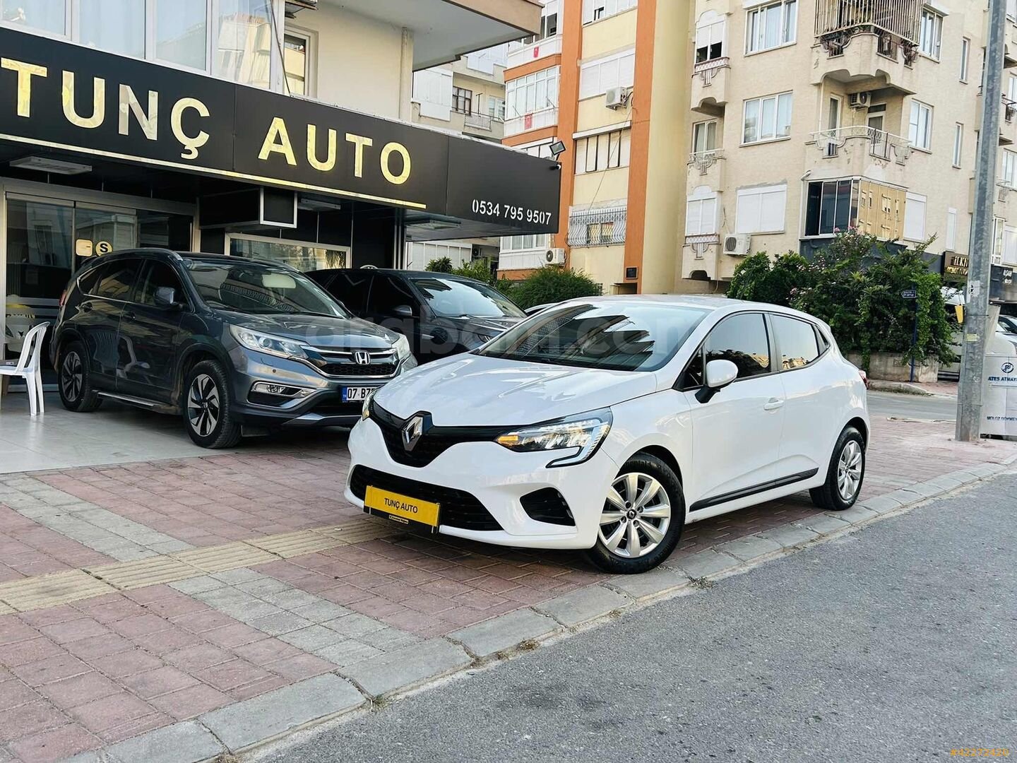 Galeriden Renault Clio 1.0 TCe Joy 2021 Model Antalya 166.000 km Beyaz 5