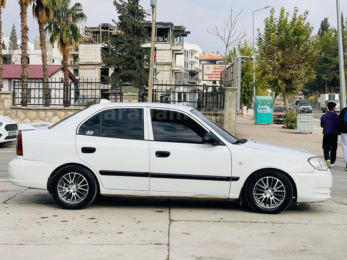 Sahibinden Hyundai Accent 1.3 Admire 2006 Model Adıyaman 298.000 km Beyaz 4