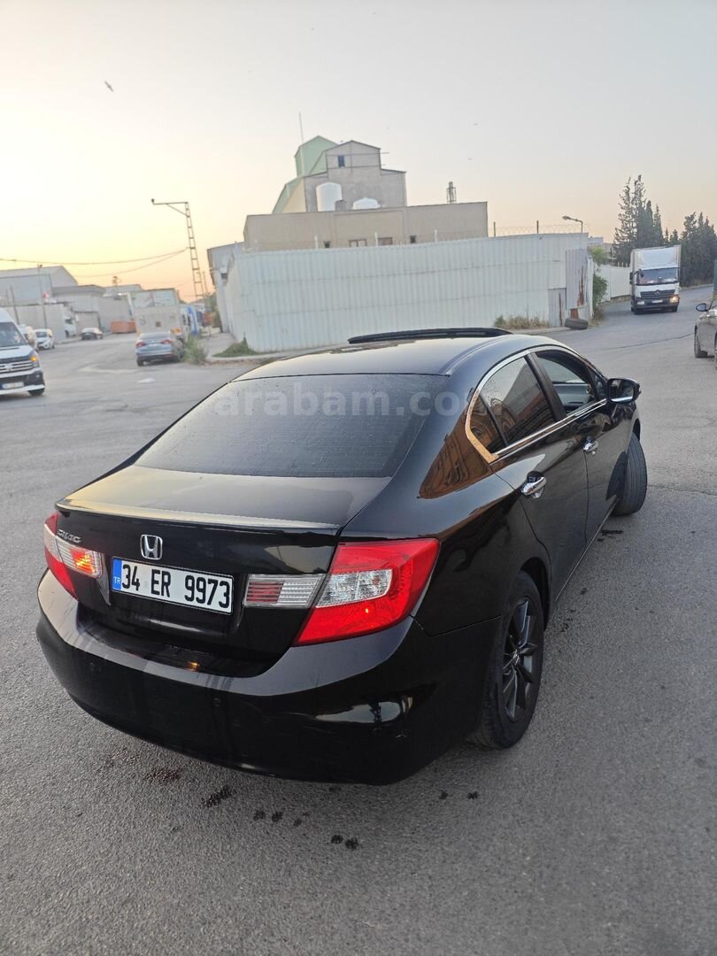 Sahibinden Honda Civic 1.6i VTEC Eco Elegance 2012 Model İstanbul 205.000 km Siyah 4