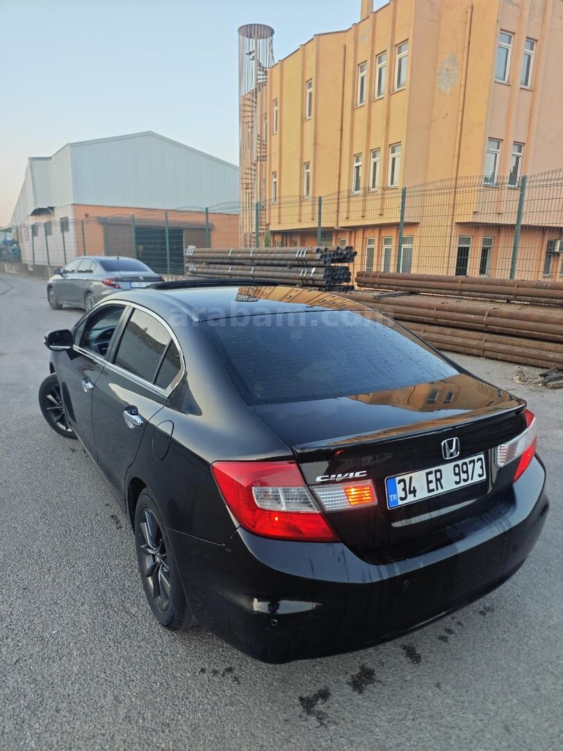 Sahibinden Honda Civic 1.6i VTEC Eco Elegance 2012 Model İstanbul 205.000 km Siyah 3