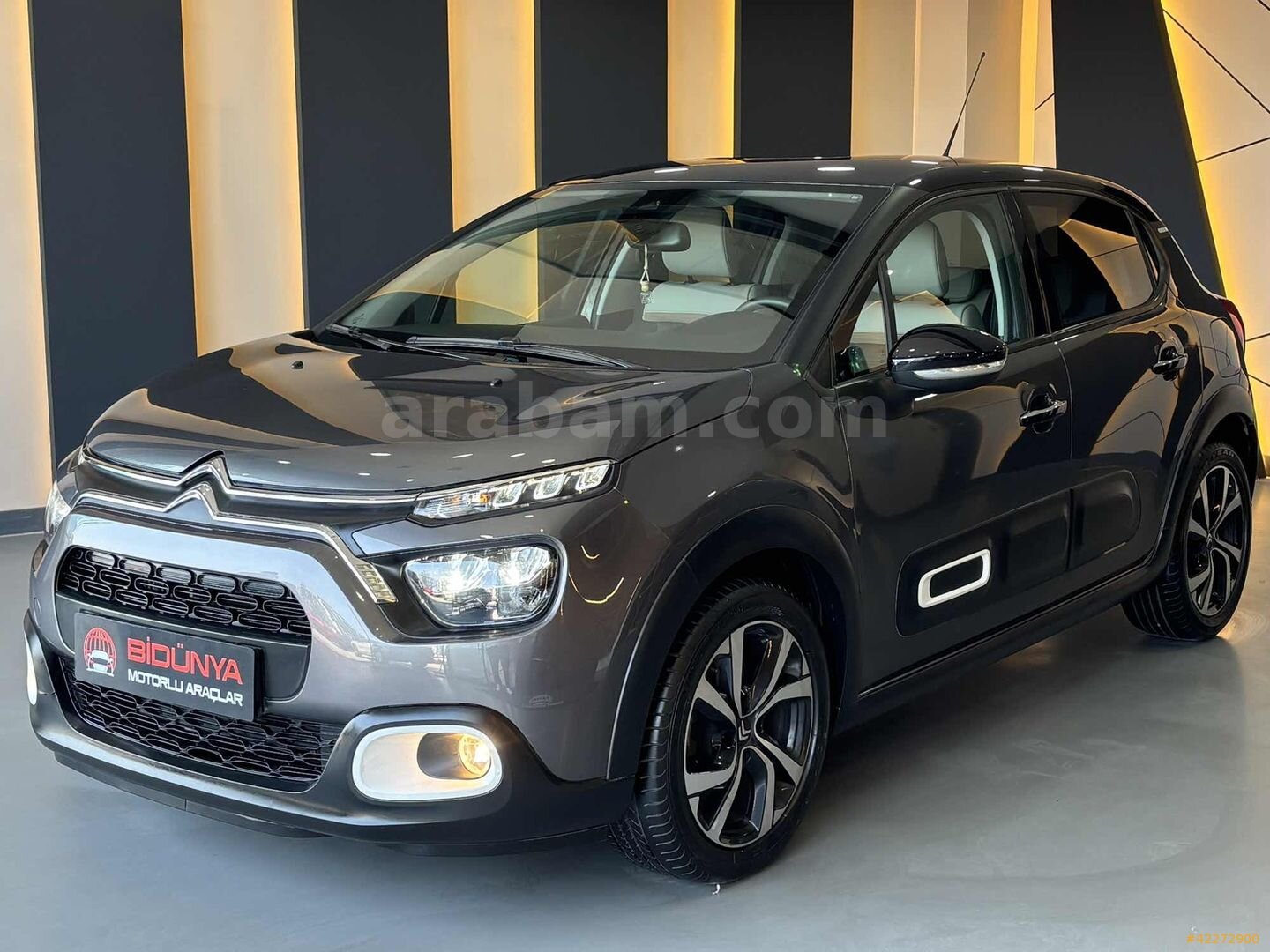 Galeriden Citroen C3 1.2 PureTech Shine 2024 Model İstanbul 27.000 km Gri 3