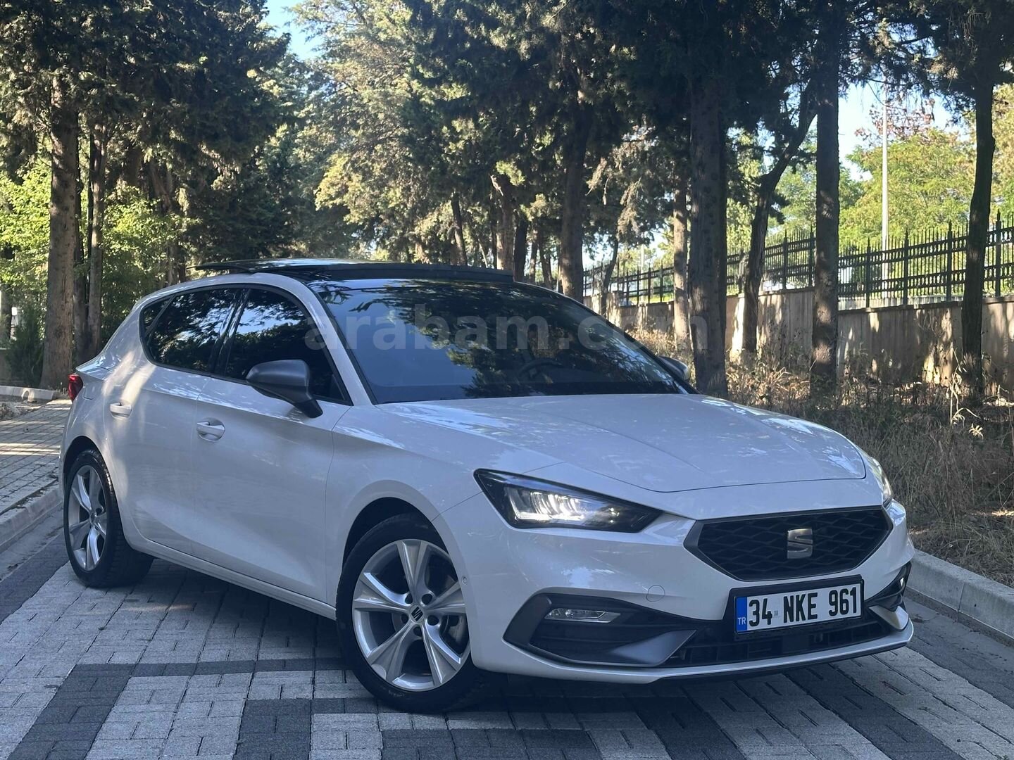 Galeriden Seat Leon 1.5 EcoTSI FR 2025 Model İstanbul 21.000 km Beyaz 2