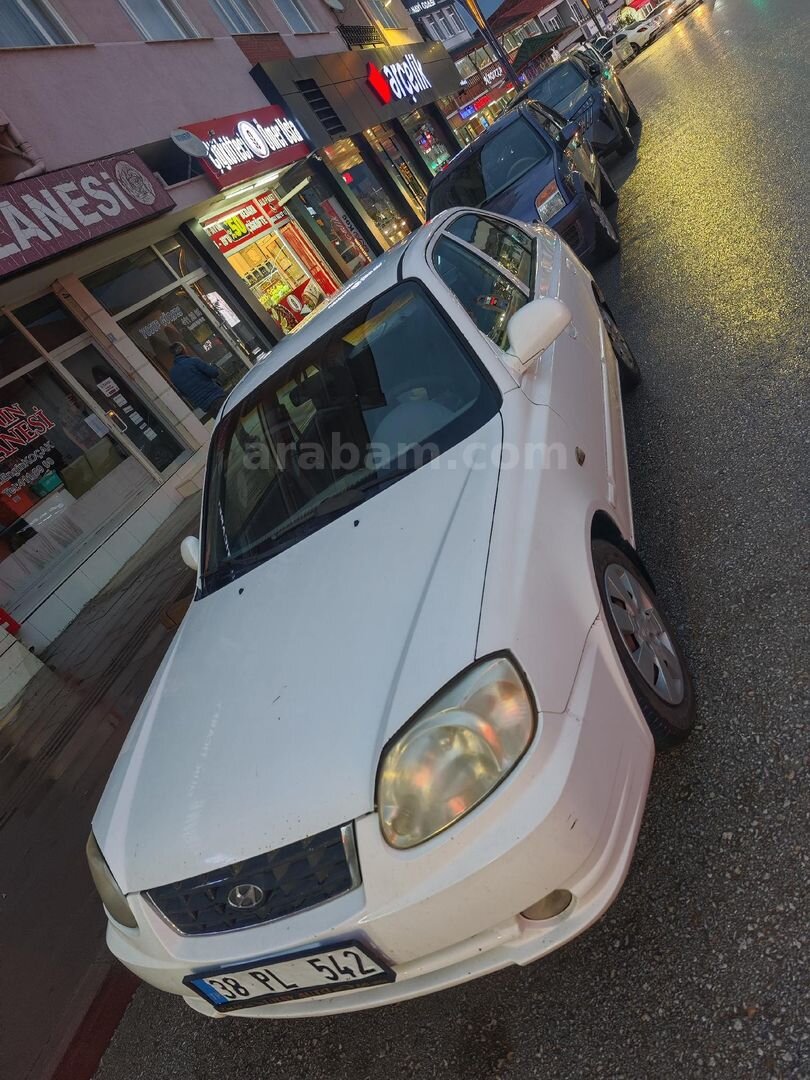 Sahibinden Hyundai Accent 1.6 Admire 2005 Model Çorum 255.000 km Beyaz 4