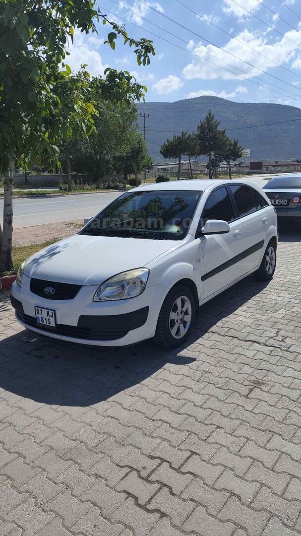 Sahibinden Kia Rio 1.5 CRDi EX Comfort 2006 Model Konya 204.000 km Beyaz 4