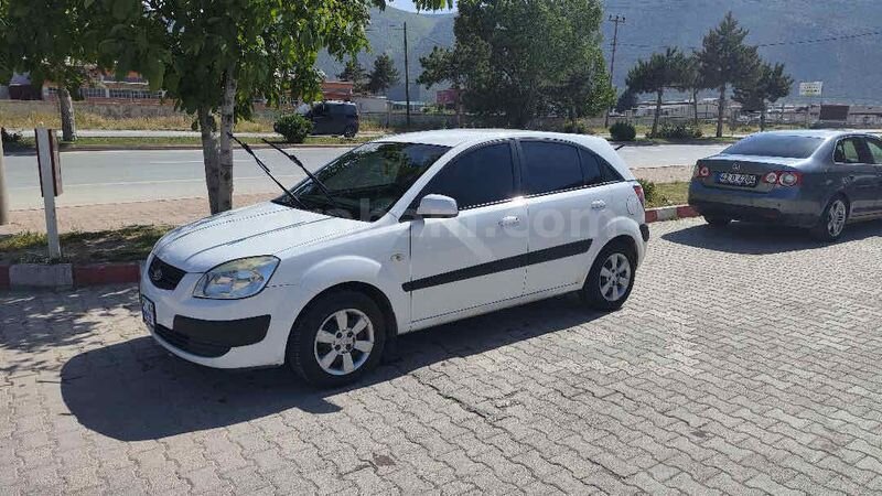 Sahibinden Kia Rio 1.5 CRDi EX Comfort 2006 Model Konya 204.000 km Beyaz