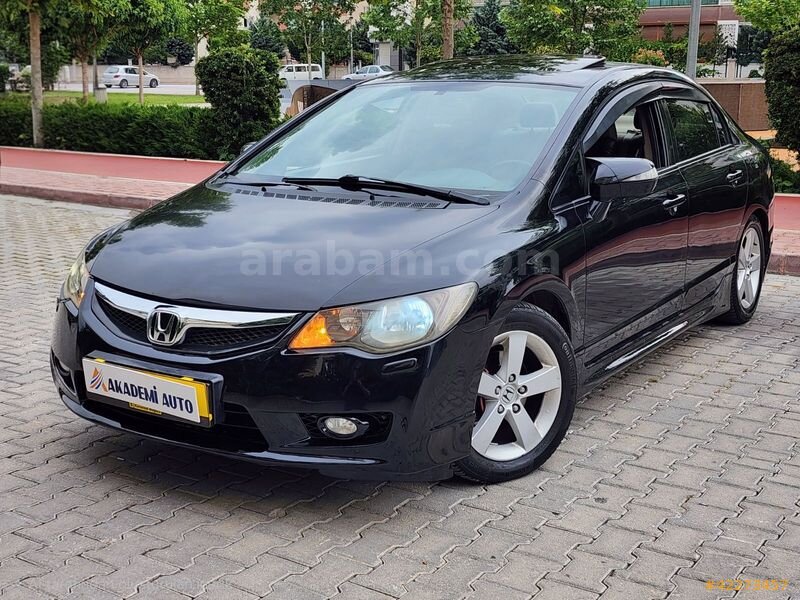 Galeriden Honda Civic 1.6i VTEC Elegance 2010 Model Konya 236.500 km Siyah
