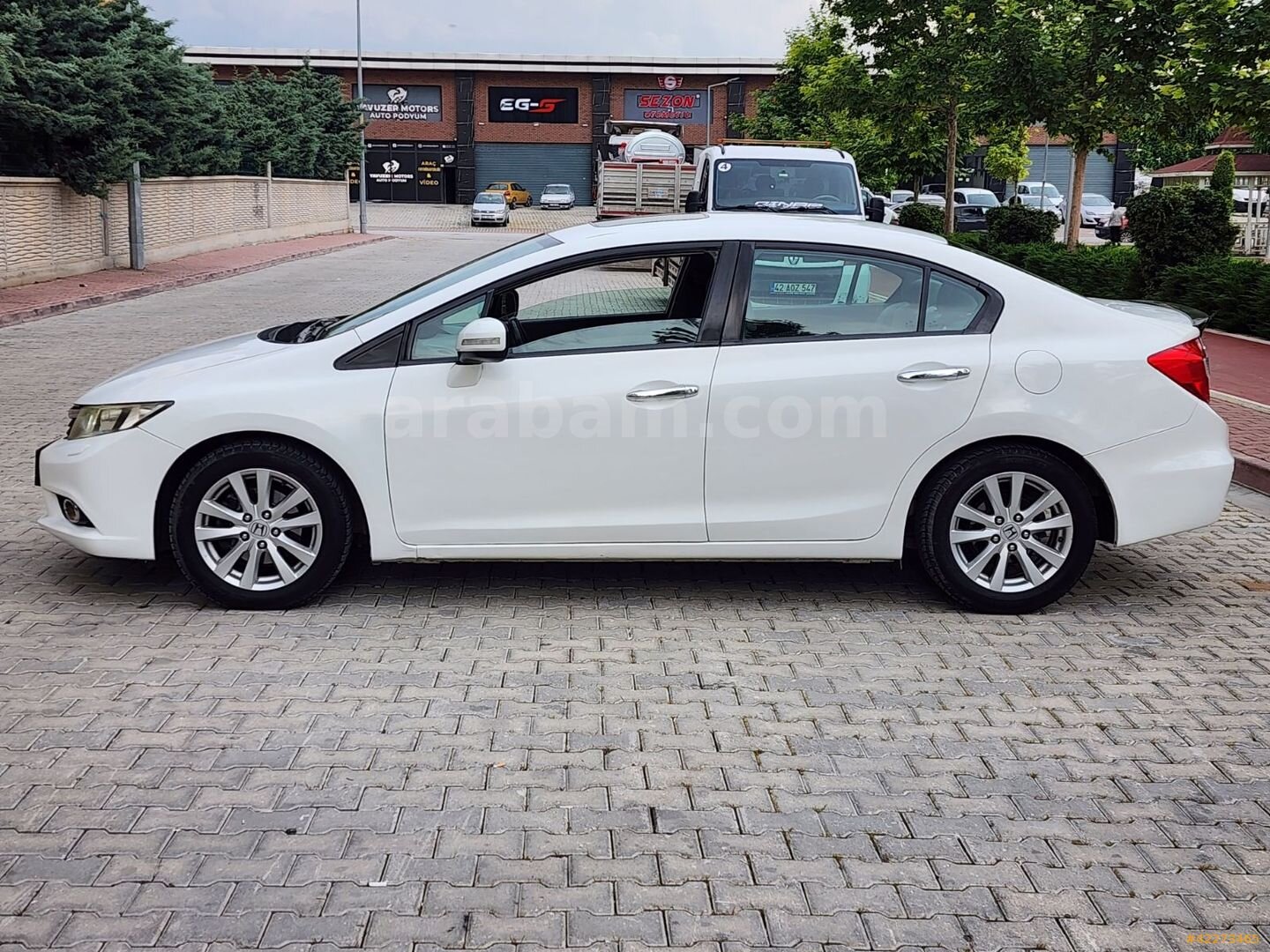 Galeriden Honda Civic 1.6i VTEC Elegance 2012 Model Konya 190.000 km Beyaz 2