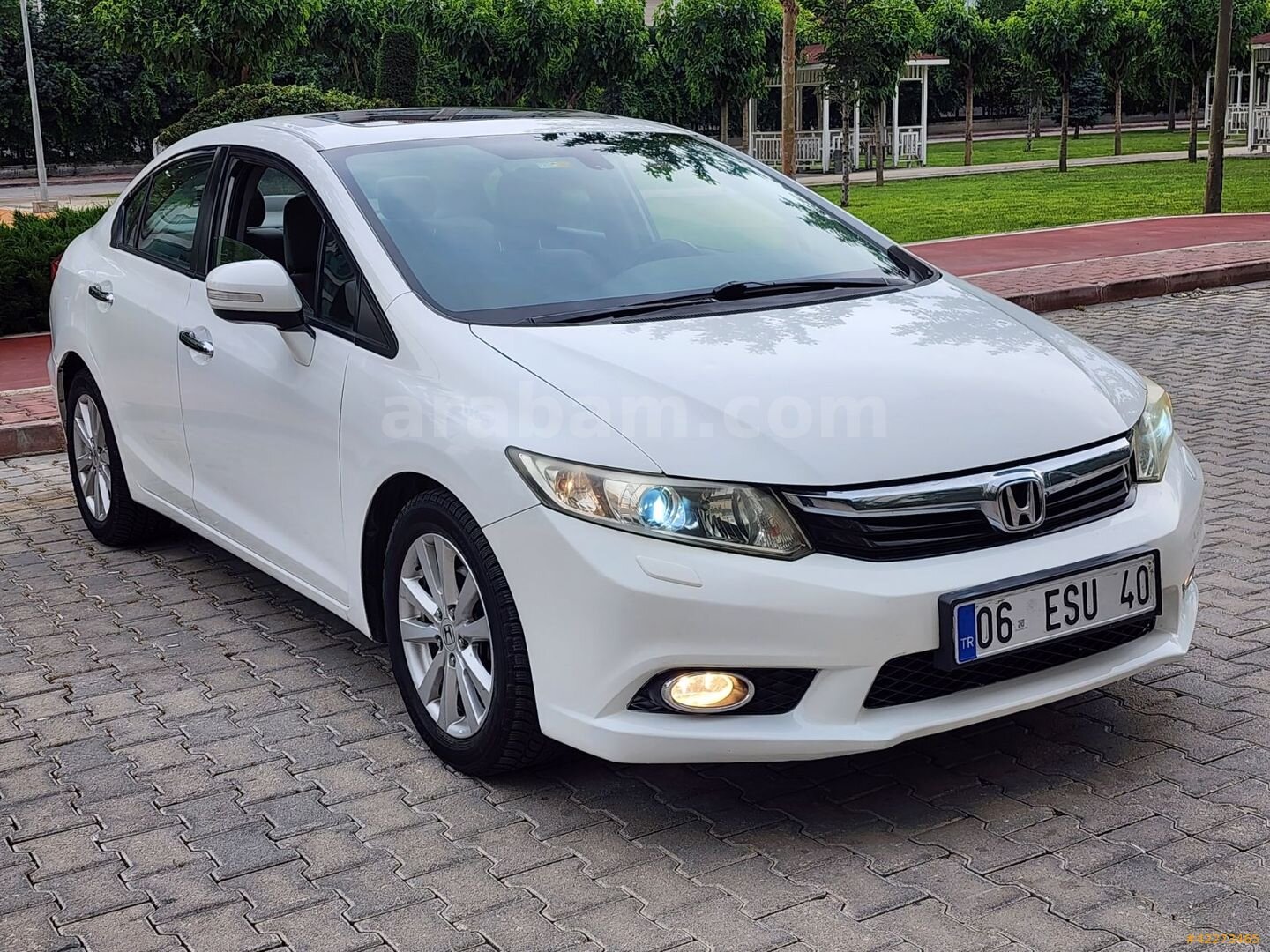 Galeriden Honda Civic 1.6i VTEC Elegance 2012 Model Konya 190.000 km Beyaz 6