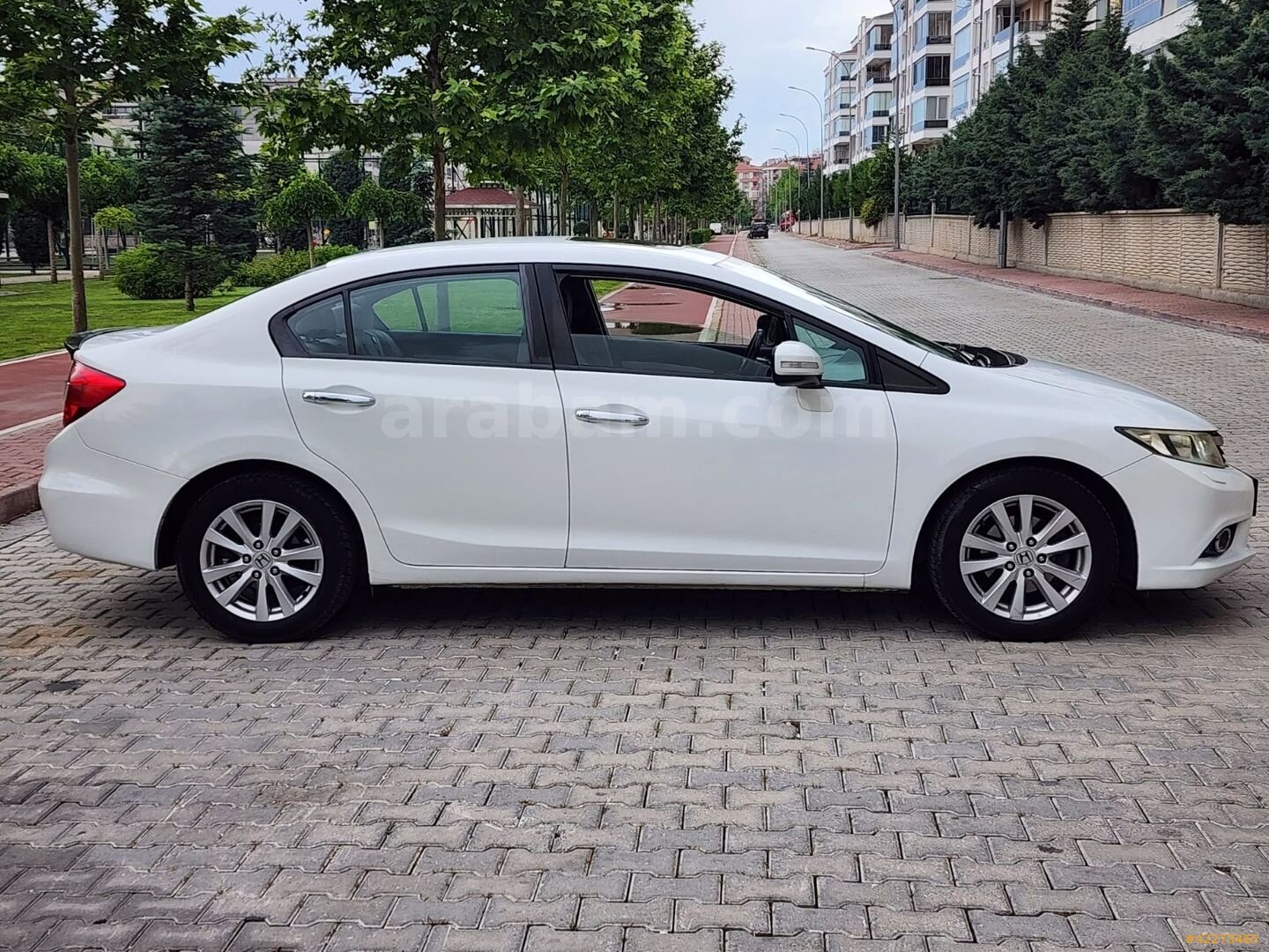 Galeriden Honda Civic 1.6i VTEC Elegance 2012 Model Konya 190.000 km Beyaz 3