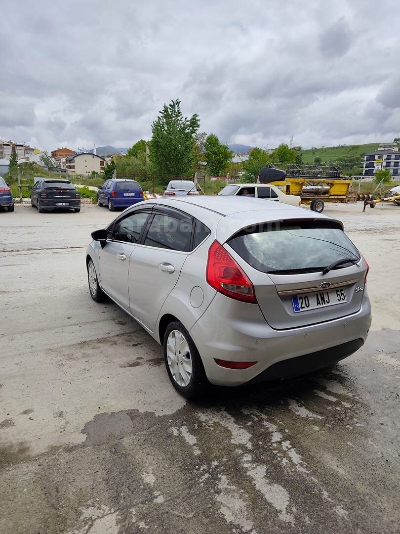 Sahibinden Ford Fiesta 1.4 TDCi Trend 2012 Model Muğla 205.000 km Gri (Gümüş) 7