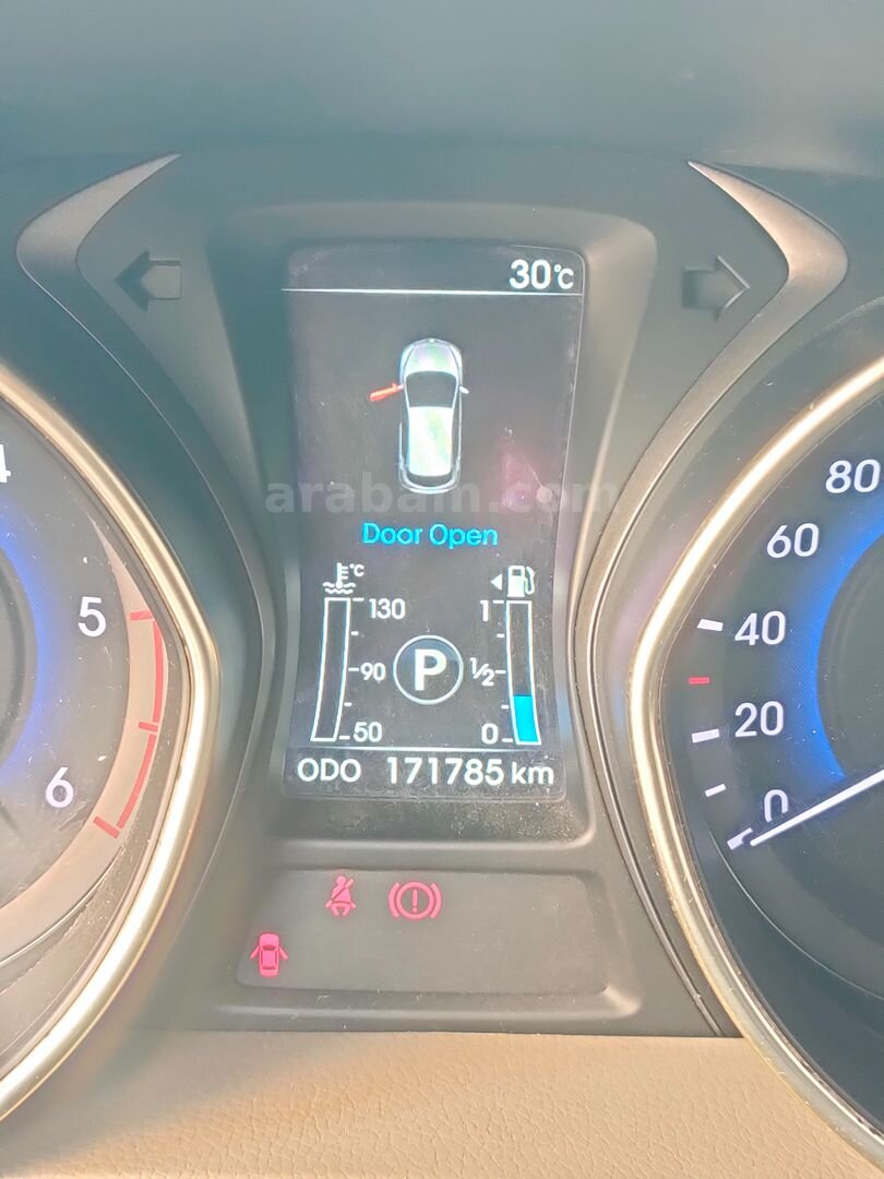 Sahibinden Hyundai i30 1.6 CRDi Elite 2013 Model İzmir 171.900 km Beyaz 4