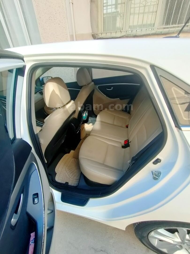 Sahibinden Hyundai i30 1.6 CRDi Elite 2013 Model İzmir 171.900 km Beyaz 5