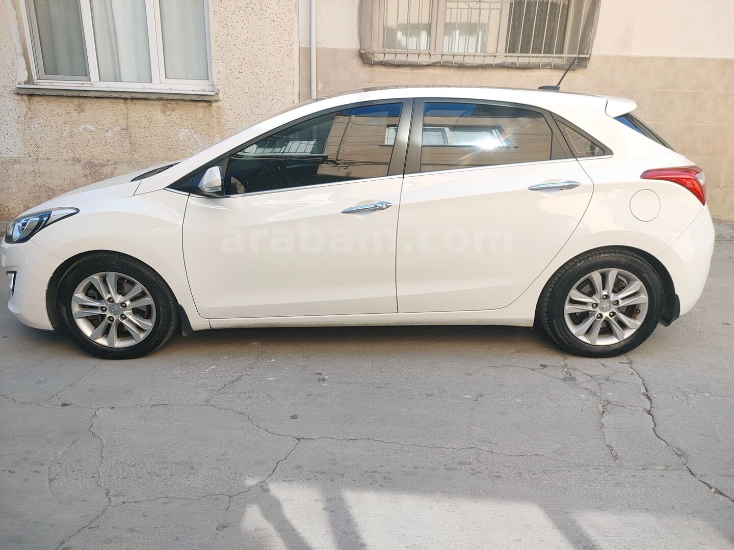 Sahibinden Hyundai i30 1.6 CRDi Elite 2013 Model İzmir 171.900 km Beyaz 7