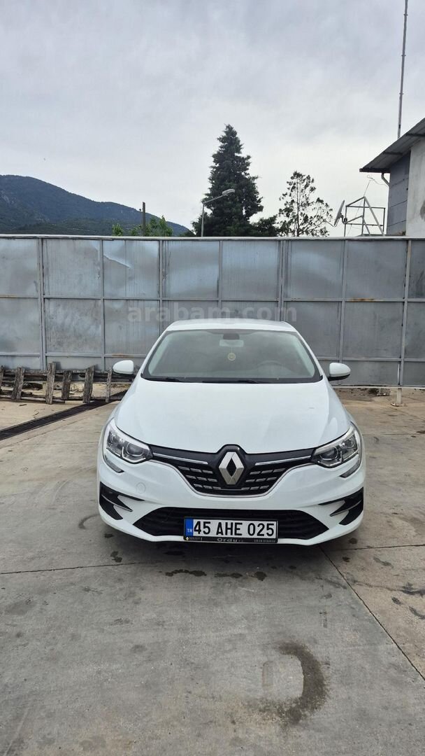Sahibinden Renault Megane 1.3 TCe Joy Comfort 2021 Model Muğla 29.500 km Beyaz 1