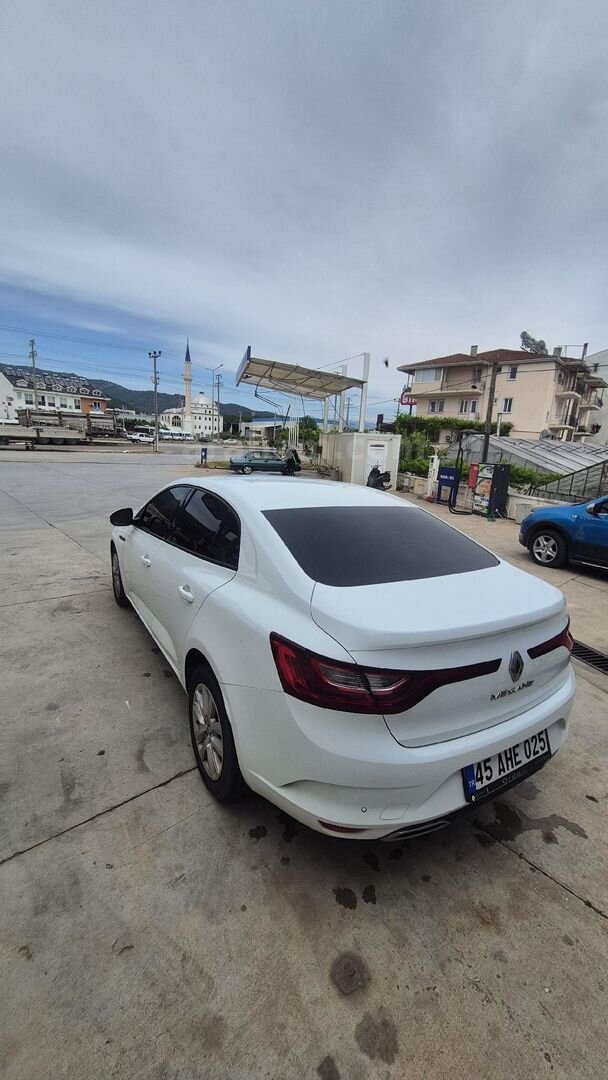 Sahibinden Renault Megane 1.3 TCe Joy Comfort 2021 Model Muğla 29.500 km Beyaz 3