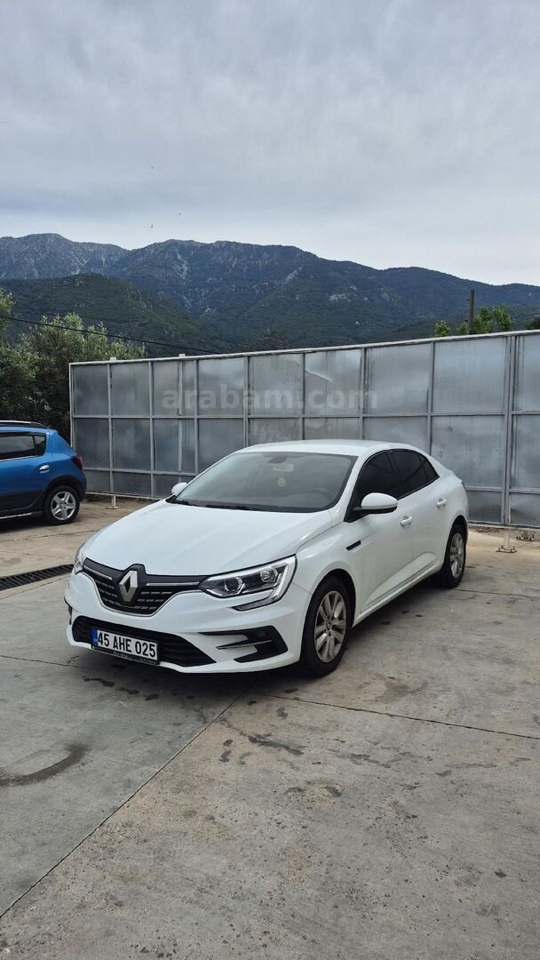 Sahibinden Renault Megane 1.3 TCe Joy Comfort 2021 Model Muğla 29.500 km Beyaz 4