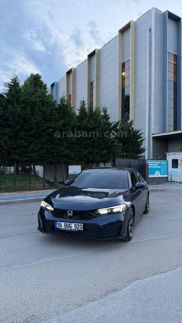 Sahibinden Honda Civic 1.5 i-VTEC Eco Executive Plus 2025 Model Bursa 17.000.000 km Lacivert 4