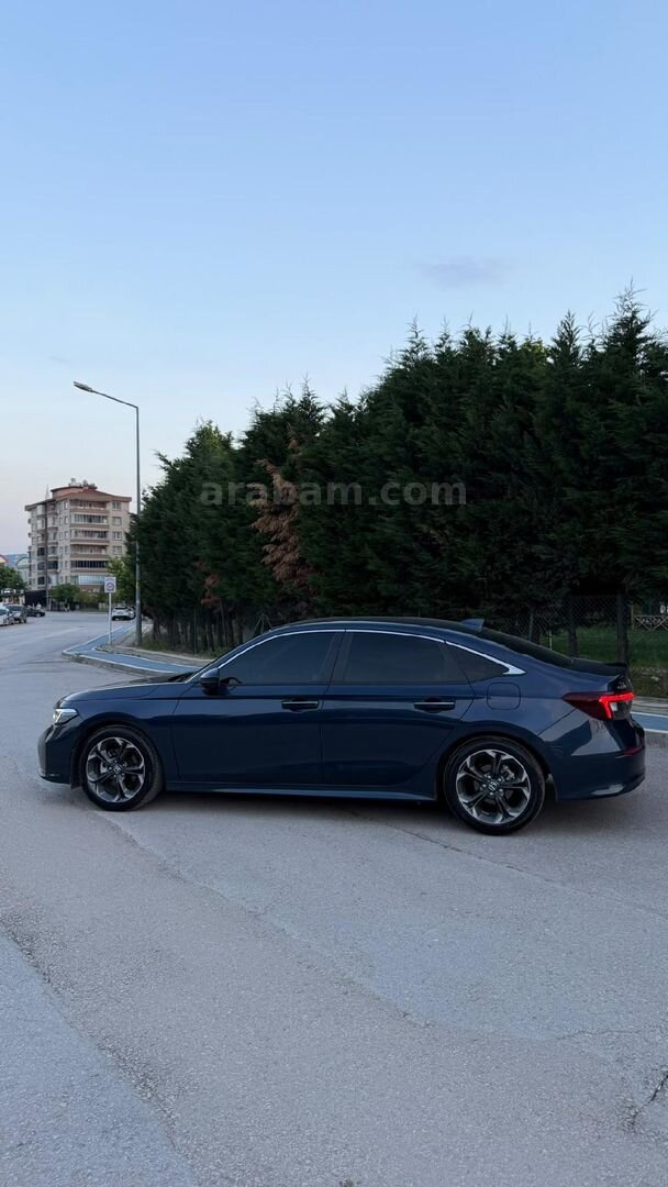 Sahibinden Honda Civic 1.5 i-VTEC Eco Executive Plus 2025 Model Bursa 17.000.000 km Lacivert 2