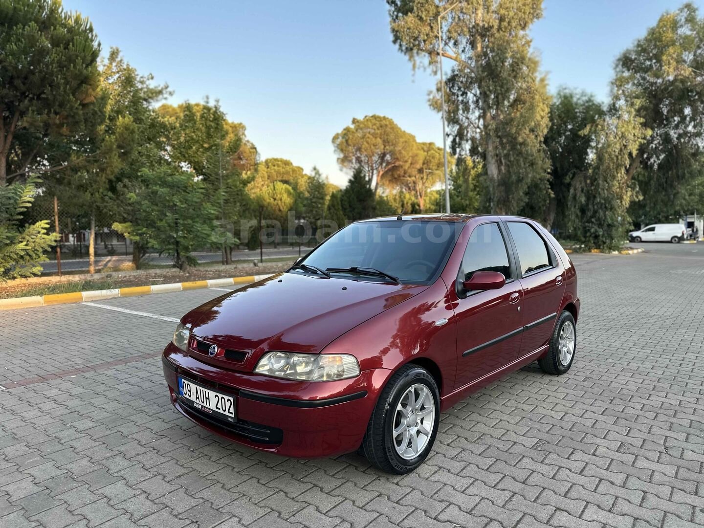 Galeriden Fiat Palio 1.2 EL 2004 Model Aydın 268.000 km Kırmızı 3