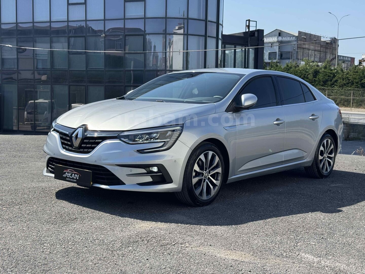 Galeriden Renault Megane 1.3 TCe Icon 2024 Model İstanbul 9.000 km Gri (Gümüş) 4