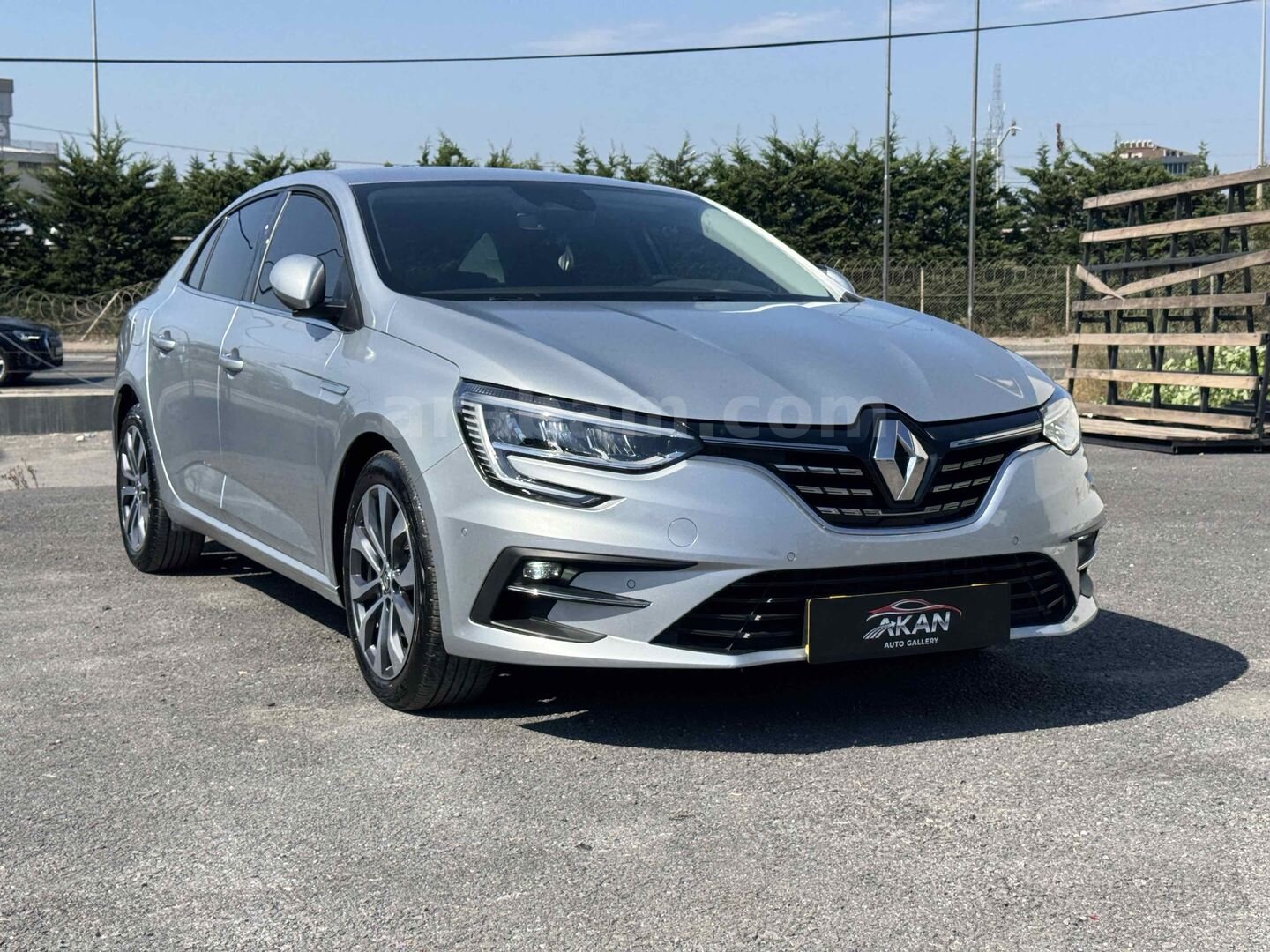 Galeriden Renault Megane 1.3 TCe Icon 2024 Model İstanbul 9.000 km Gri (Gümüş) 6