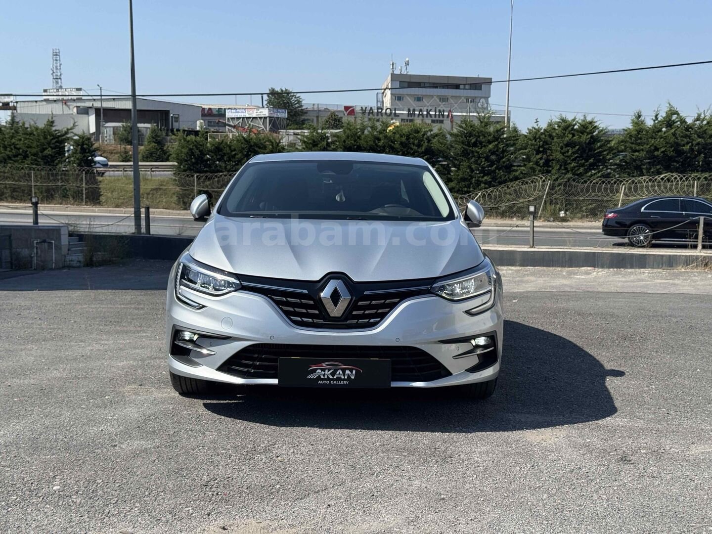 Galeriden Renault Megane 1.3 TCe Icon 2024 Model İstanbul 9.000 km Gri (Gümüş) 2