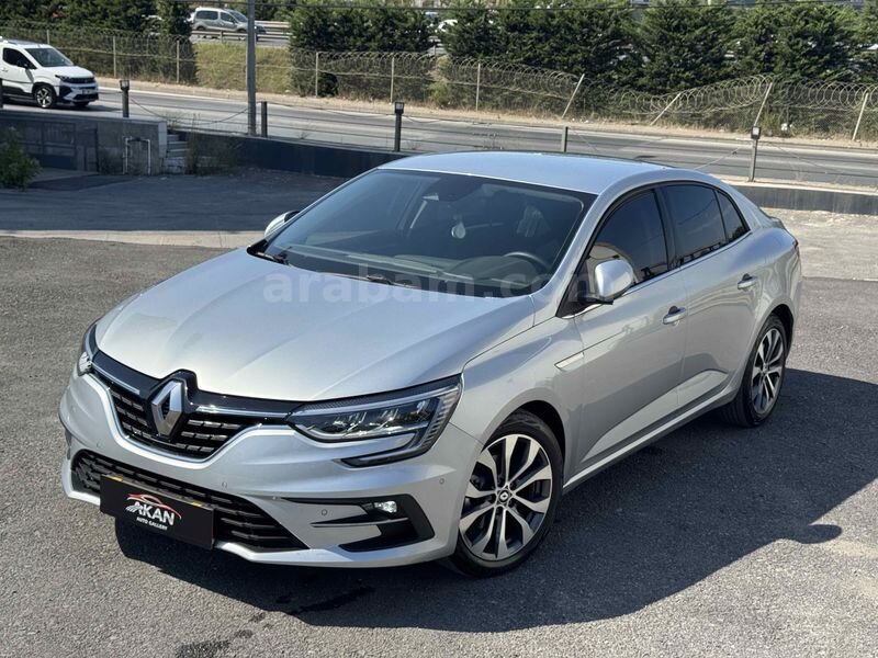 Galeriden Renault Megane 1.3 TCe Icon 2024 Model İstanbul 9.000 km Gri (Gümüş)