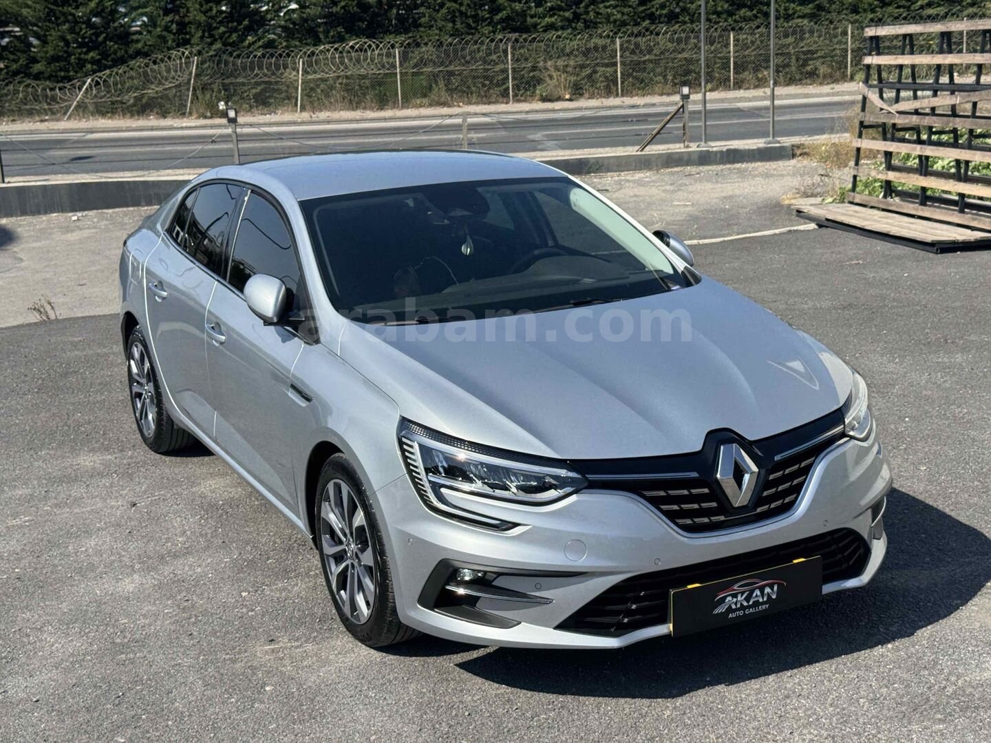 Galeriden Renault Megane 1.3 TCe Icon 2024 Model İstanbul 9.000 km Gri (Gümüş) 7
