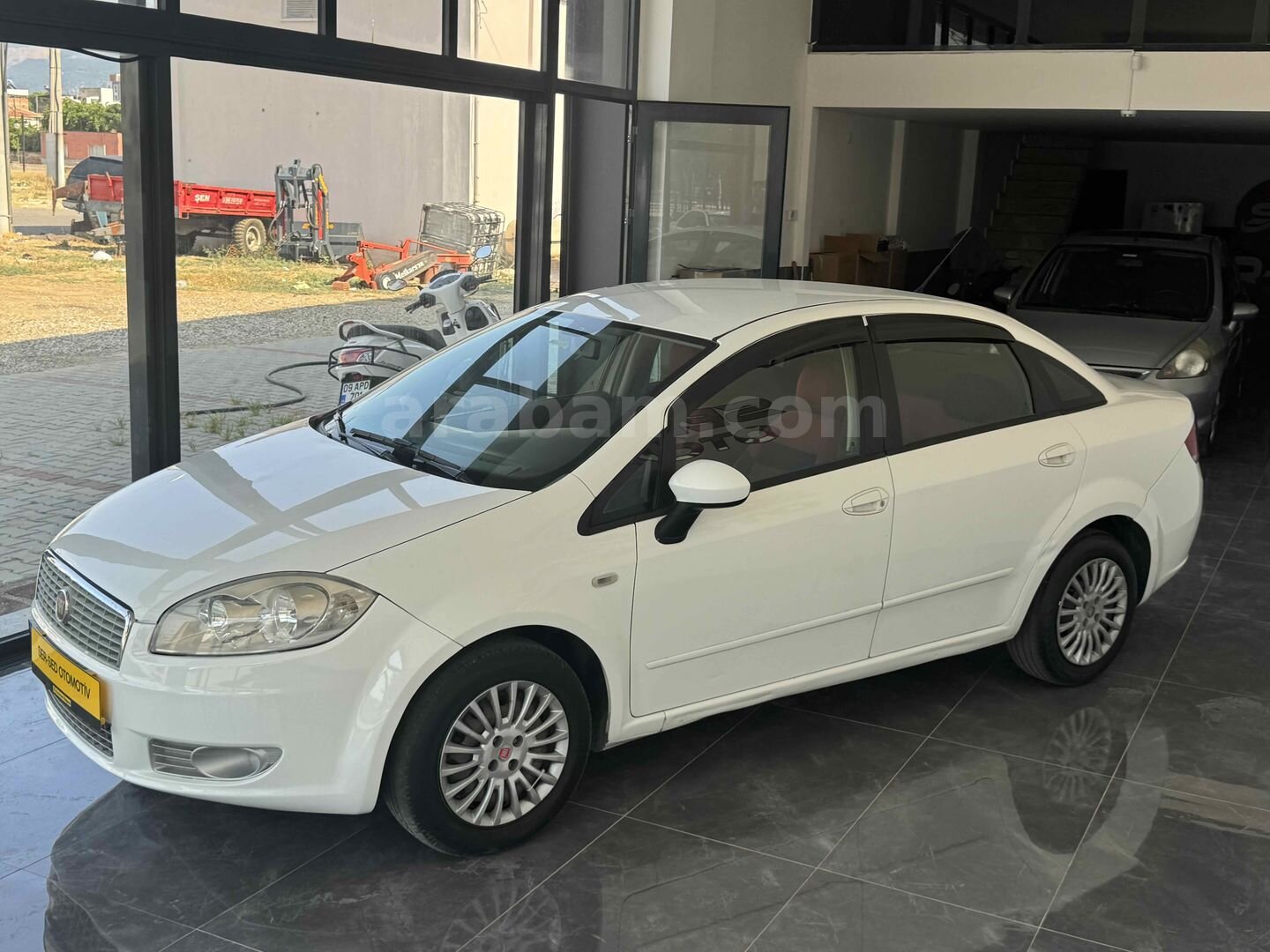 Galeriden Fiat Linea 1.3 Multijet Active Plus 2012 Model Aydın 205.000 km Beyaz 3
