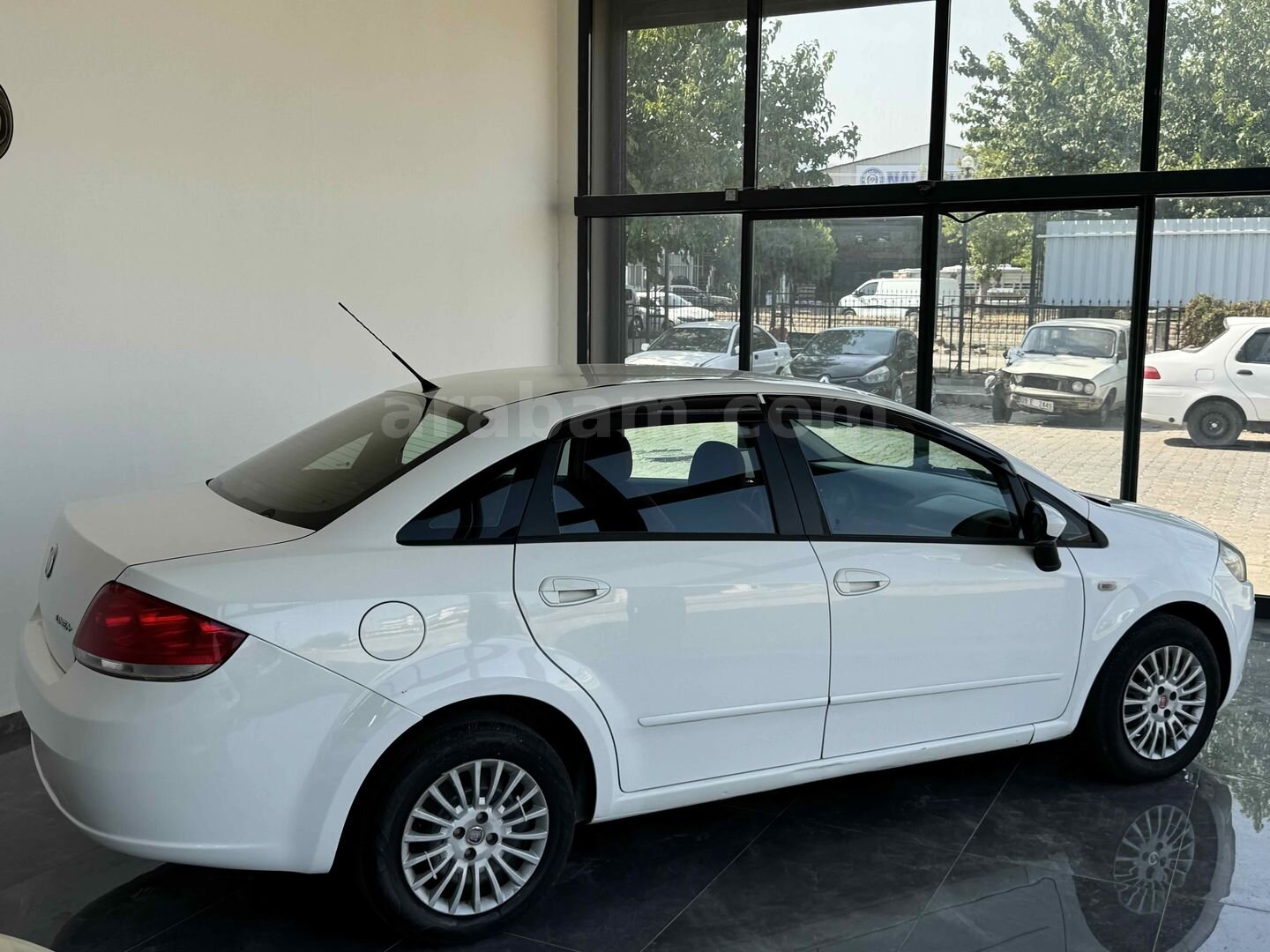 Galeriden Fiat Linea 1.3 Multijet Active Plus 2012 Model Aydın 205.000 km Beyaz 7